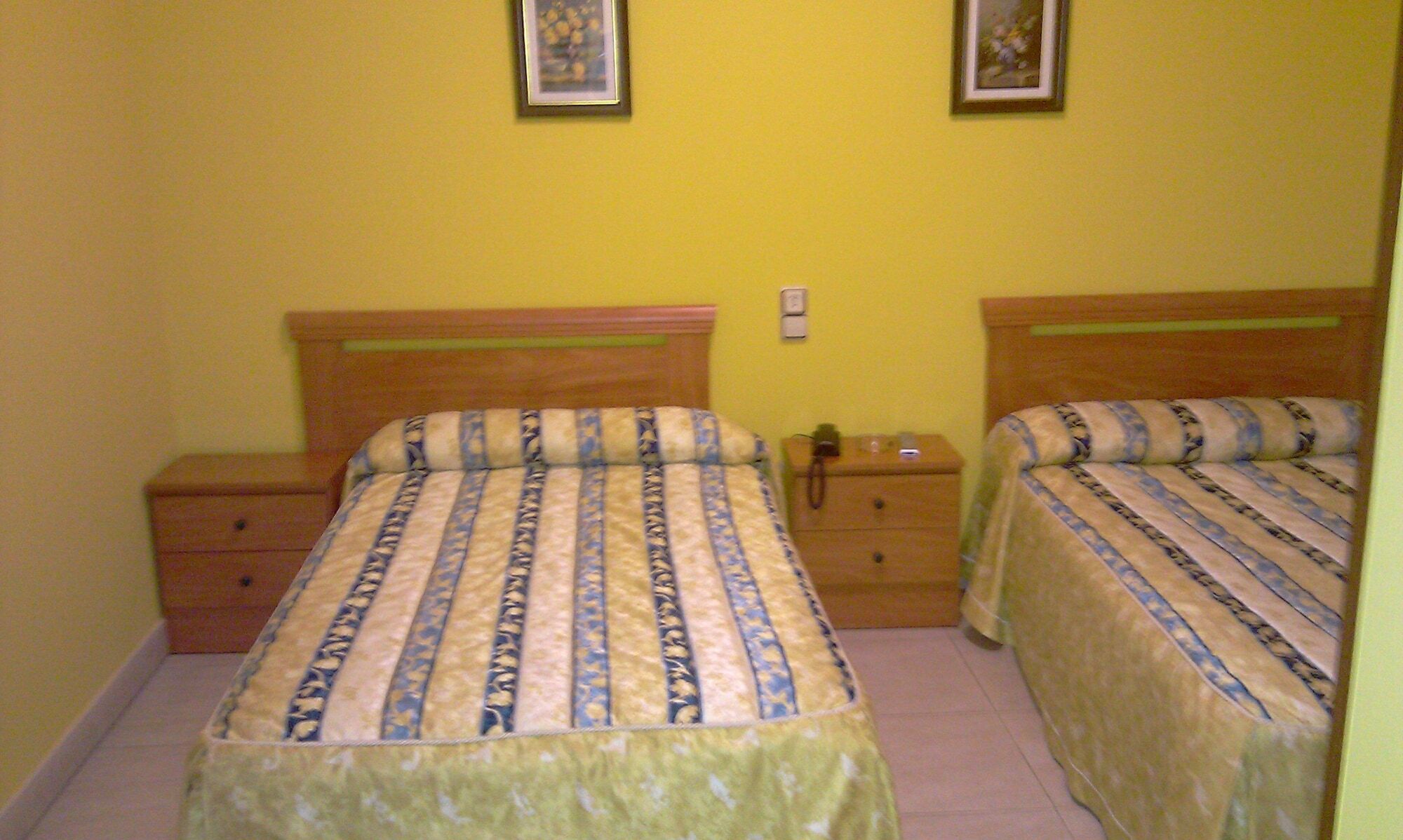 Pension La Casina Oviedo Luaran gambar